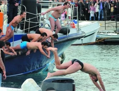 Μόνο όσοι διαθέτουν χαρτί γιατρού θα πιάσουν τον σταυρό στα Θεοφάνεια στη Ρόδο